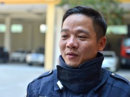 Chia sẻ của người lính cứu hỏa được nạn nhân ôm khóc nức nở