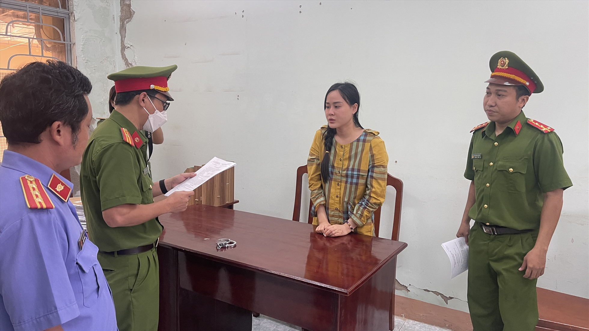 bắt giam “hotgirl Bắc Giang” Tina Duong Ninh Thị Vân Anh 