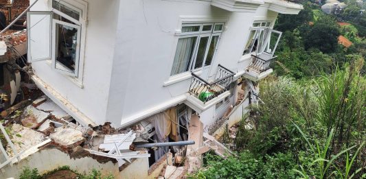 Tìm thấy thi thể hai người bị vùi lấp trong vụ sạt lở kinh hoàng trong đêm ở Đà Lạt