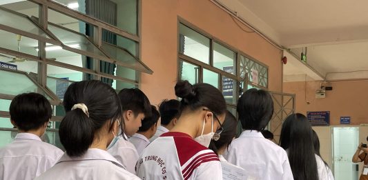 Hơn 96.300 học sinh TP.HCM làm thủ tục thi vào lớp 10