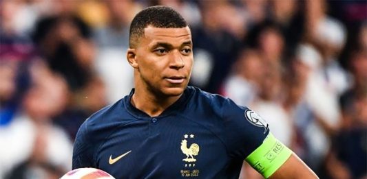 Mbappe đi vào lịch sử bóng đá Pháp