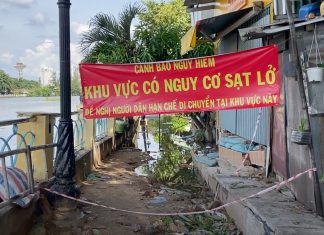 Nhà bị sụt lún, người dân Thanh Đa sống bất an