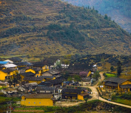 Bản làng cổ tích nơi địa đầu Tổ quốc