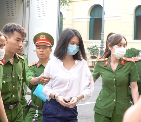 Ngọc Trinh xuất hiện tại tòa sau hơn 3 tháng tạm giam