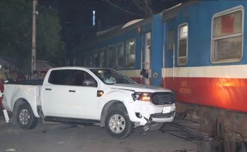 Nguyên nhân vụ tàu hỏa va chạm xe bán tải làm 5 người thương vong