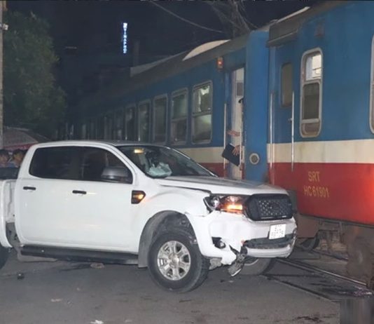 Nguyên nhân vụ tàu hỏa va chạm xe bán tải làm 5 người thương vong