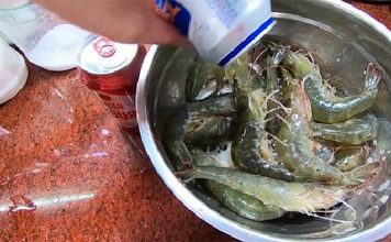 Ăn tôm cá hấp bia, có tạo nồng độ cồn trong hơi thở?