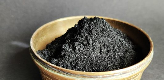 Khử Mùi Tủ Lạnh Hiệu Quả Với Baking Soda Và Than Hoạt Tính