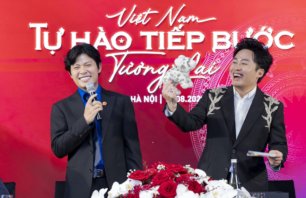 Cặp Bài Trùng Yêu Nước