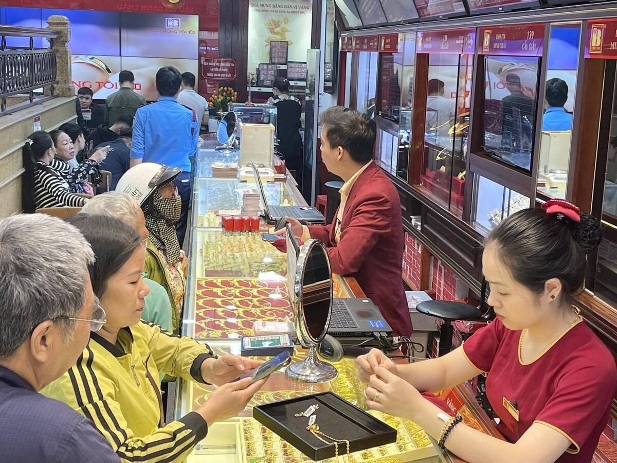 Giá vàng hôm nay 10/8: Xu hướng tiếp tục tăng