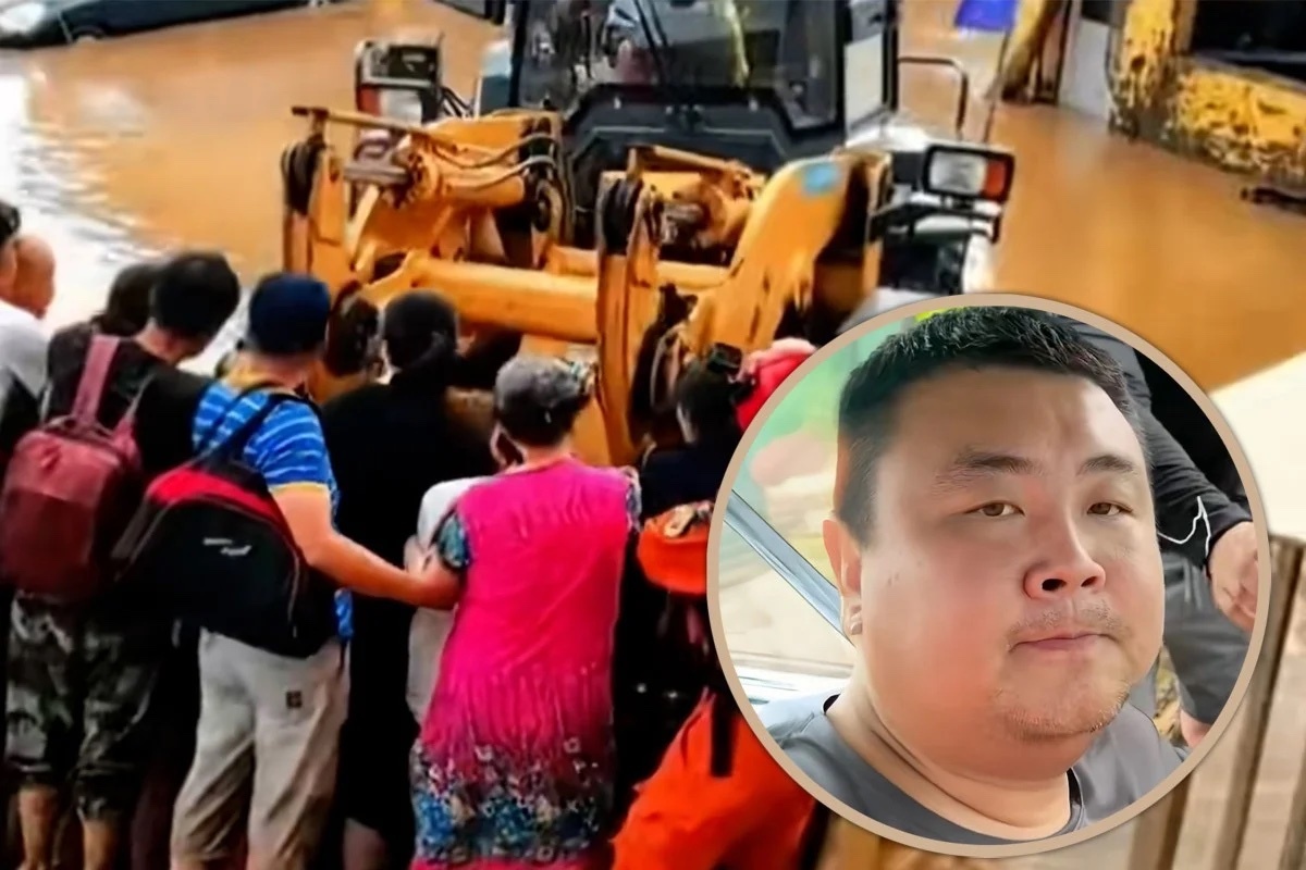 Người hùng dùng gầu xúc đất cứu hơn 100 nạn nhân lũ lụt ở Bắc Kinh