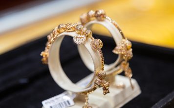 Giá vàng hôm nay 20/8: Áp lực bán tháo khiến vàng suy giảm Giá vàng hôm nay