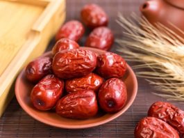 Bí Quyết Chọn Táo Đỏ Khô Ngon: Yên Tâm Về Chất Lượng, Trọn Vẹn Hương Vị