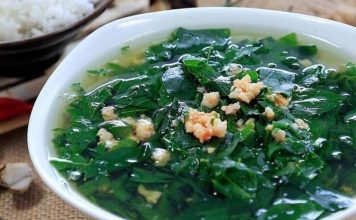 Tại sao nên vò rau ngót trước khi nấu? Bí quyết để món canh thêm hoàn hảo