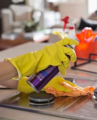 Cách Khử Mùi Dầu Mỡ Hiệu Quả trong Bếp Bằng Giấm và Vỏ Cam/Quýt