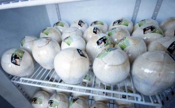 Cách Bảo Quản Nước Dừa Tươi Ngon Sau Khi Bổ: Dễ Dàng Và Hiệu Quả