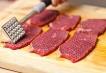 Bí Quyết Làm Mềm Thịt Bò Nhanh Chóng: Giấm và Nước Dứa