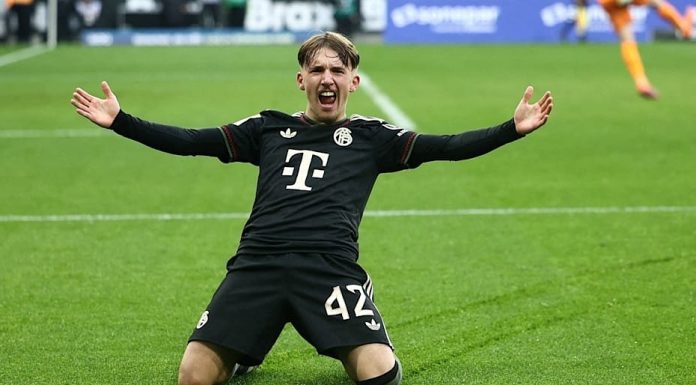 Thần đồng 17 tuổi lập tuyệt phẩm thứ hai cho Bayern