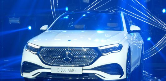 Mercedes-Benz E-Class thế hệ mới ra mắt tại Việt Nam với giá từ 2,4 đến 3,2 tỷ đồng