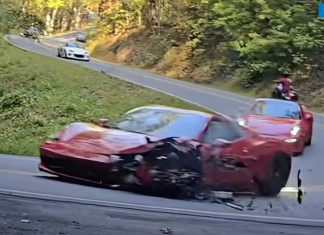 Siêu xe Ferrari 458 Spider nát tan tành khi đâm trực diện vào xe tải tại khúc cua “Đuôi Rồng” khét tiếng