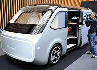 Sharp chuẩn bị ra mắt mẫu xe điện ý tưởng với phòng chiếu phim mini di động