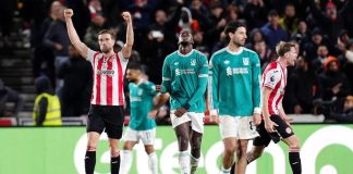 Liverpool thua trận thứ 4