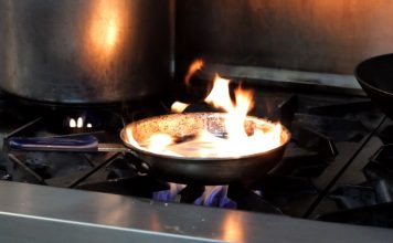 Mùi Khói Ám Trong Nồi