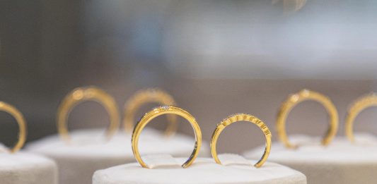 Giá Vàng Hôm Nay 6/10: Không Biến Động, Dự Báo Tăng Vọt Lên 3.900 USD/ounce
