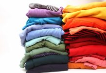 Mẹo Giặt Quần Áo Không Bị Phai Màu Tại Nhà: Giữ Màu Sắc Luôn Bền Đẹp Như Mới Giặt quần áo không bị phai màu