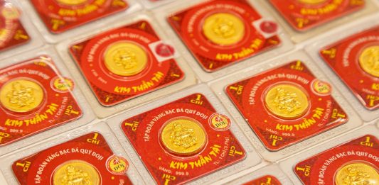 Giá Vàng Hôm Nay 4/11: Sự Suy Giảm Dưới 4.000 USD/ounce và Những Yếu Tố Ảnh Hưởng