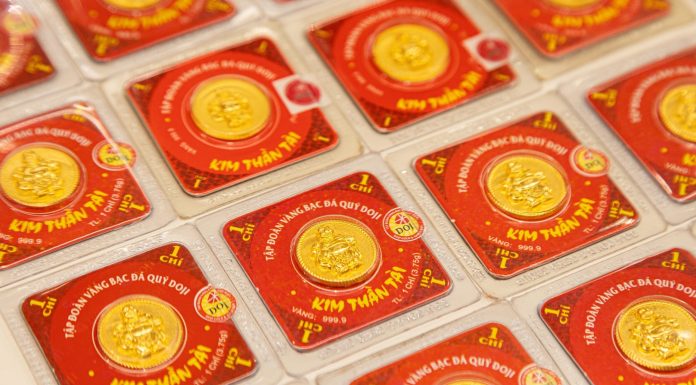 Giá Vàng Hôm Nay 4/11: Sự Suy Giảm Dưới 4.000 USD/ounce và Những Yếu Tố Ảnh Hưởng