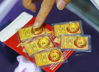 Giá vàng hôm nay 18/11: USD mạnh lên, vàng đi xuống