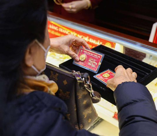 Giá vàng hôm nay 17/11: Đầu tuần giảm nhẹ và những yếu tố ảnh hưởng