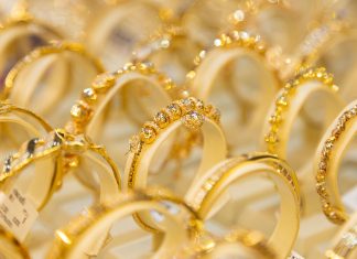 Giá Vàng Hôm Nay 15/11: Lao Dốc Không Phanh Giữa Bối Cảnh Tăng Lãi Suất Của Fed