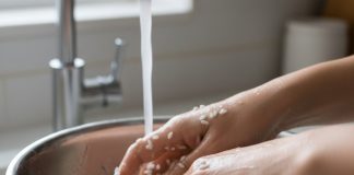 Có Nên Vo Gạo Kỹ Trước Khi Nấu? Bí Quyết Giữ Trọn Dưỡng Chất Cho Bữa Cơm Việt