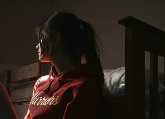 Cô Gái 20 Tuổi Và Hành Trình Đấu Tranh Với Trầm Cảm Khi Gánh Nỗi Đau Của Mẹ