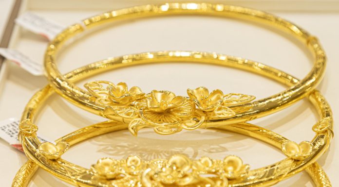 Giá Vàng Hôm Nay 15/12: Giảm Nhẹ Nhưng Vẫn Ổn Định Ở Ngưỡng Cao