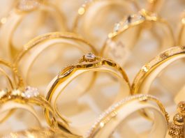 Giá vàng hôm nay 2/12: Tăng nhẹ nhưng cảnh giác với việc mua đuổi