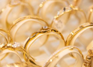 Giá vàng hôm nay 2/12: Tăng nhẹ nhưng cảnh giác với việc mua đuổi