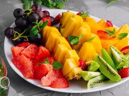 Người Phụ Nữ 40 Tuổi Nguy Kịch Vì Bỏ Cơm, Chỉ Ăn Trái Cây Để Giảm Cân