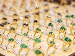 Giá Vàng Hôm Nay 28/2: Tăng Sát Ngưỡng 5.300 USD/Ounce Nhờ Căng Thẳng Địa Chính Trị