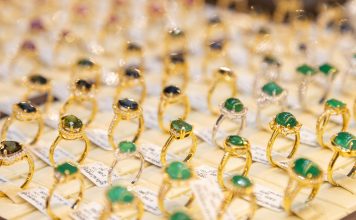 Giá Vàng Hôm Nay 28/2: Tăng Sát Ngưỡng 5.300 USD/Ounce Nhờ Căng Thẳng Địa Chính Trị