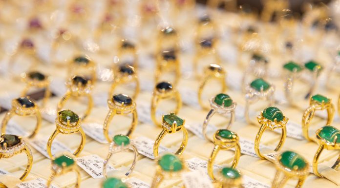 Giá Vàng Hôm Nay 28/2: Tăng Sát Ngưỡng 5.300 USD/Ounce Nhờ Căng Thẳng Địa Chính Trị