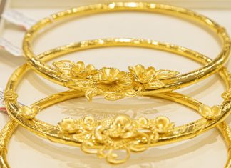 Giá Vàng Hôm Nay 3/2: Tiếp Tục Lao Dốc Không Phanh