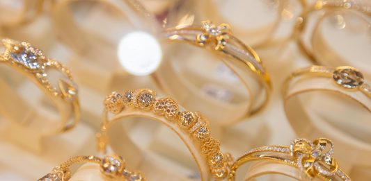 Giá vàng hôm nay 26/2: Hồi phục nhẹ sau cú lao dốc