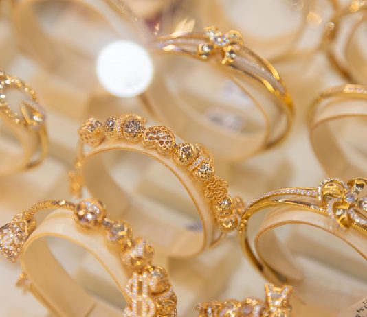 Giá vàng hôm nay 26/2: Hồi phục nhẹ sau cú lao dốc