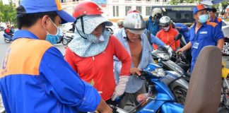 Giá Xăng Giảm Mạnh: RON95-III Hạ Đến 5.625 Đồng/Lít