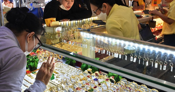 Giá Vàng Hôm Nay 31/3: Tăng Đột Biến Giữa Những Căng Thẳng Địa Chính Trị