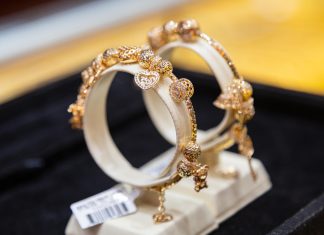 Giá Vàng Hôm Nay 15/3: USD Mạnh Lên, Giá Vàng Lao Dốc