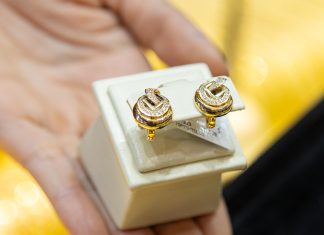 Giá Vàng Hôm Nay 17/3: Xu Hướng Giảm Phục Vụ Thị Trường